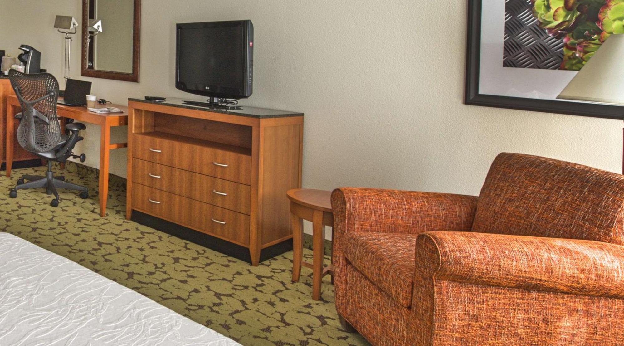 Hilton Garden Inn Huntsville/Space Center Экстерьер фото