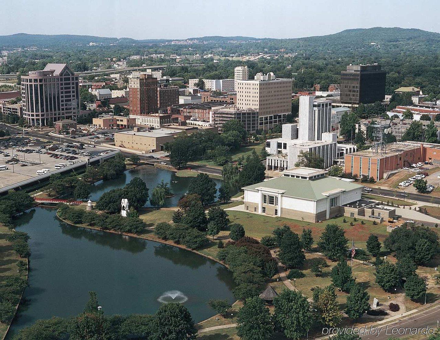 Hilton Garden Inn Huntsville/Space Center Экстерьер фото